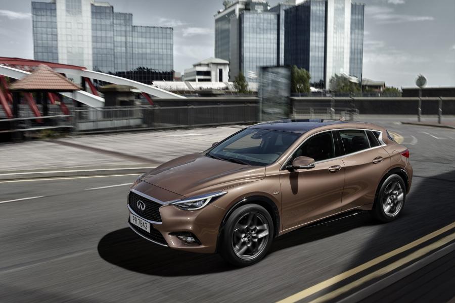  Infiniti Q30 2.2d 2015 года  (фото 8 из 11)